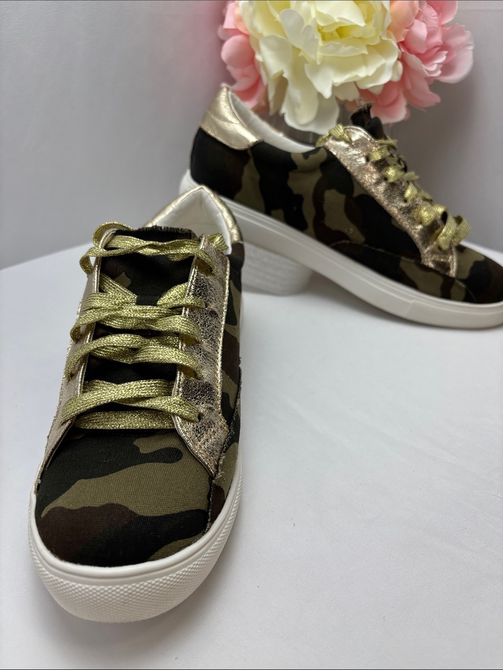 Camouflage Low-Top Sneakers with Gold Accents - Women #496